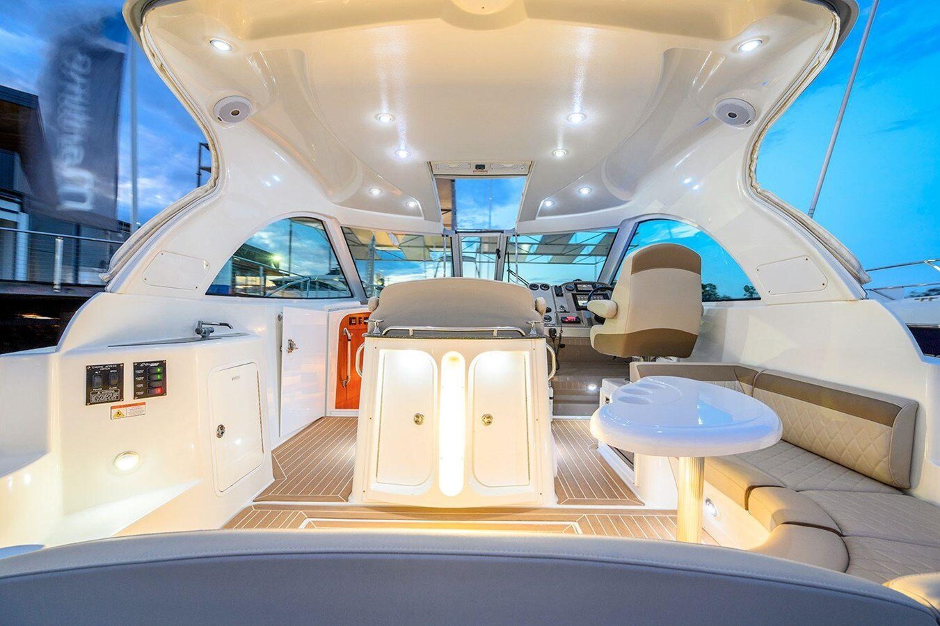 2008-cruisers-yachts-40-67a734