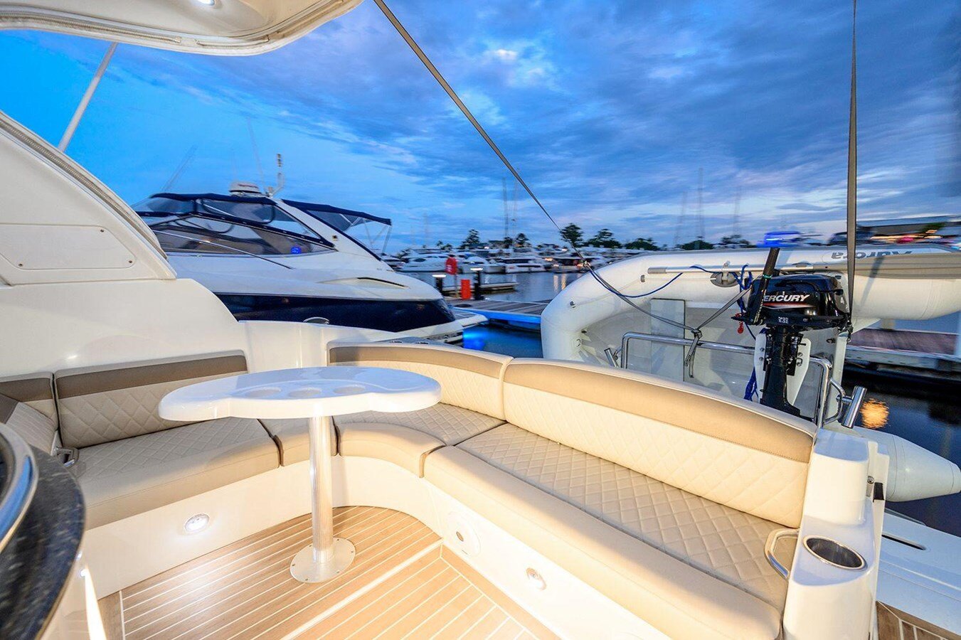 2008-cruisers-yachts-40-67a734