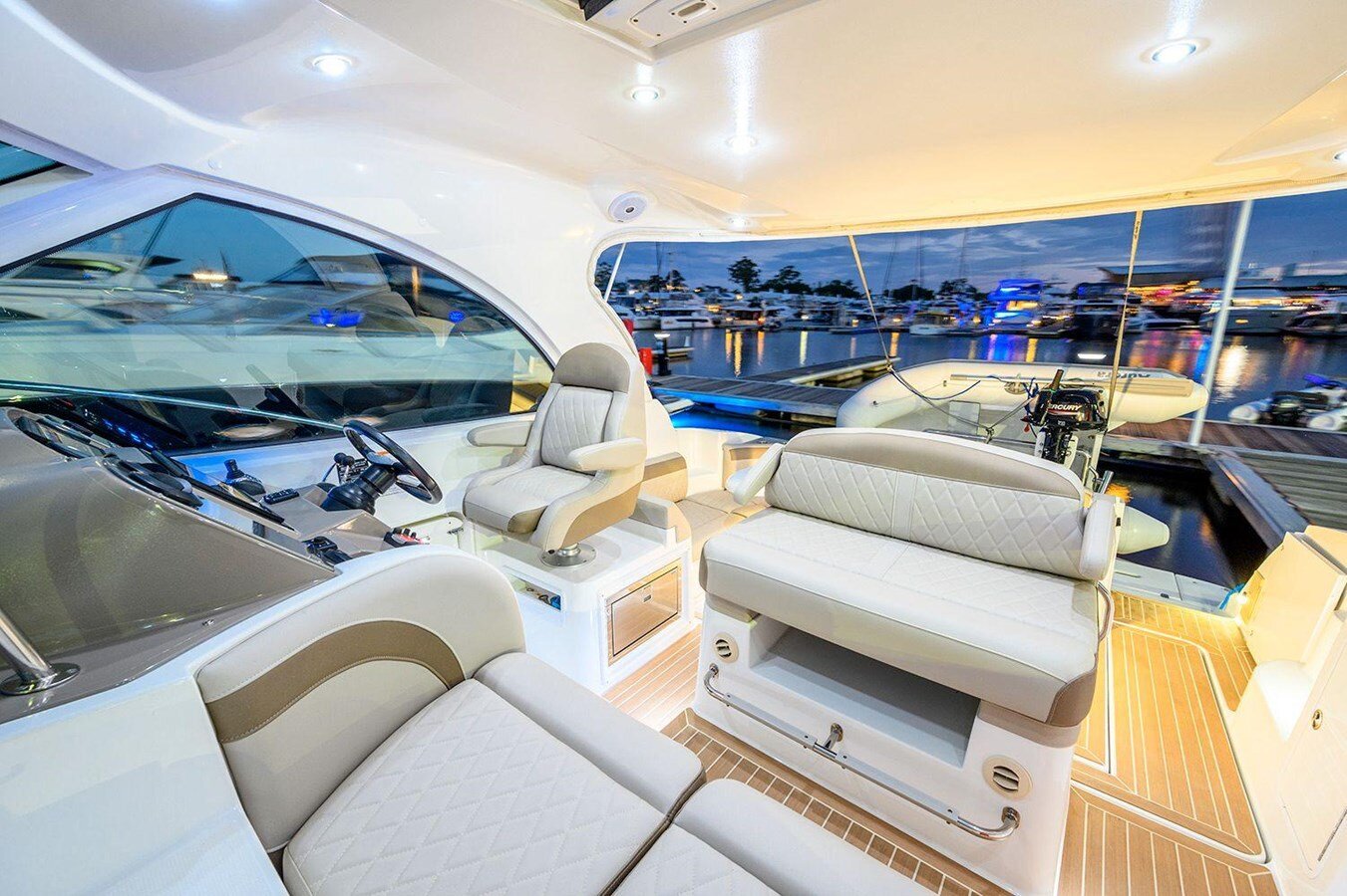 2008-cruisers-yachts-40-67a734