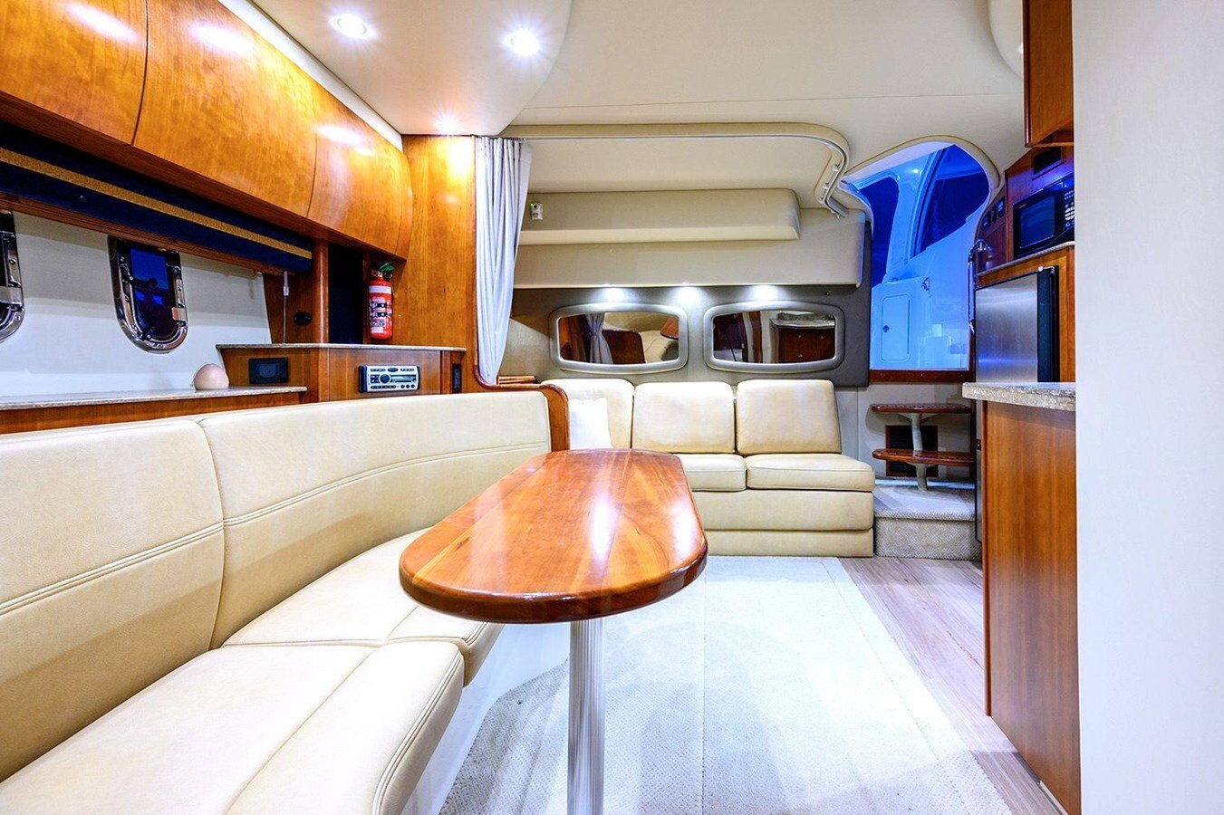 2008-cruisers-yachts-40-67a734