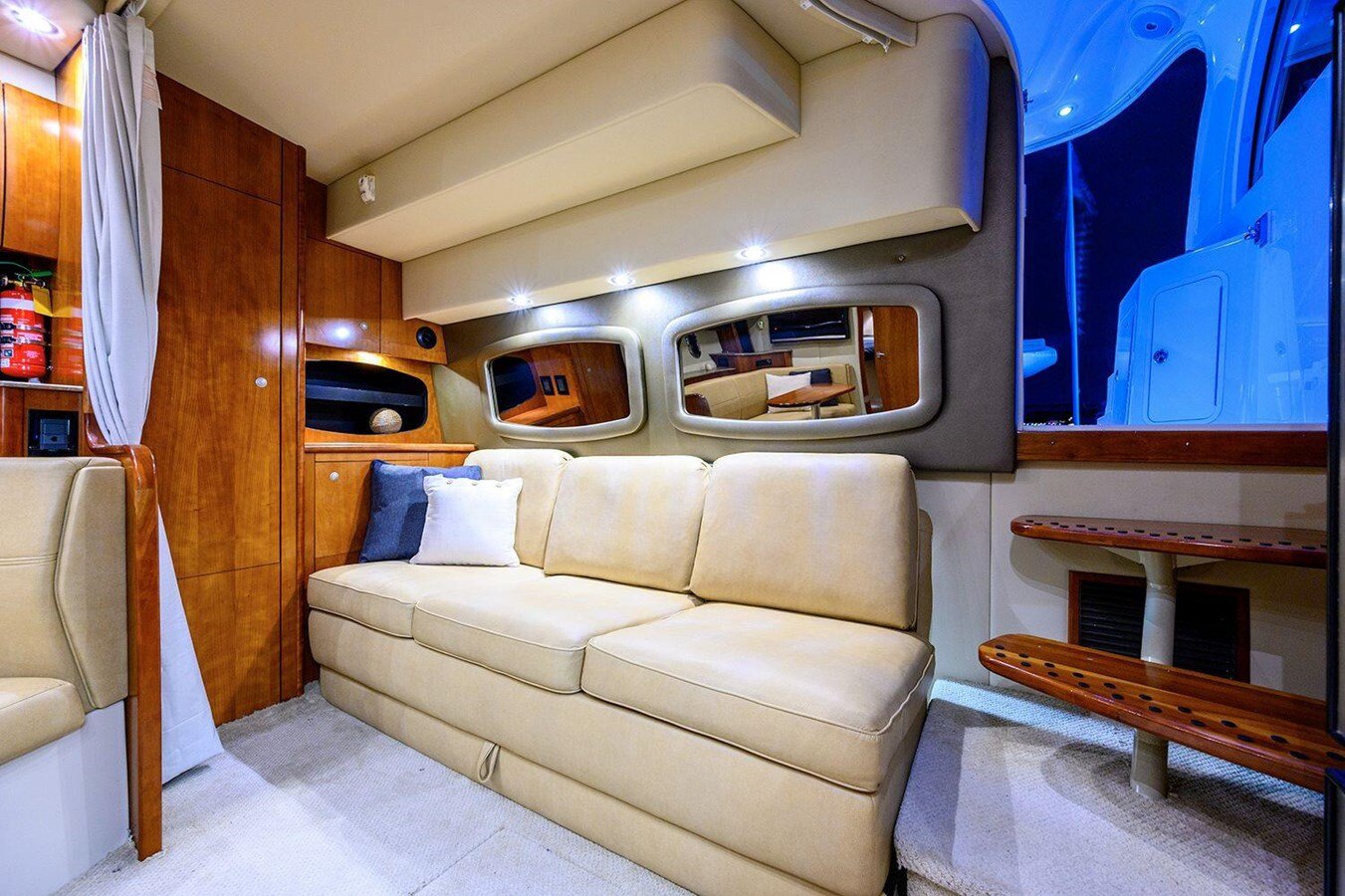 2008-cruisers-yachts-40-67a734