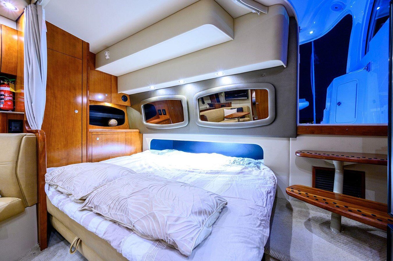 2008-cruisers-yachts-40-67a734