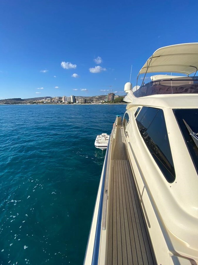 2008-ferretti-68-11-a486b4