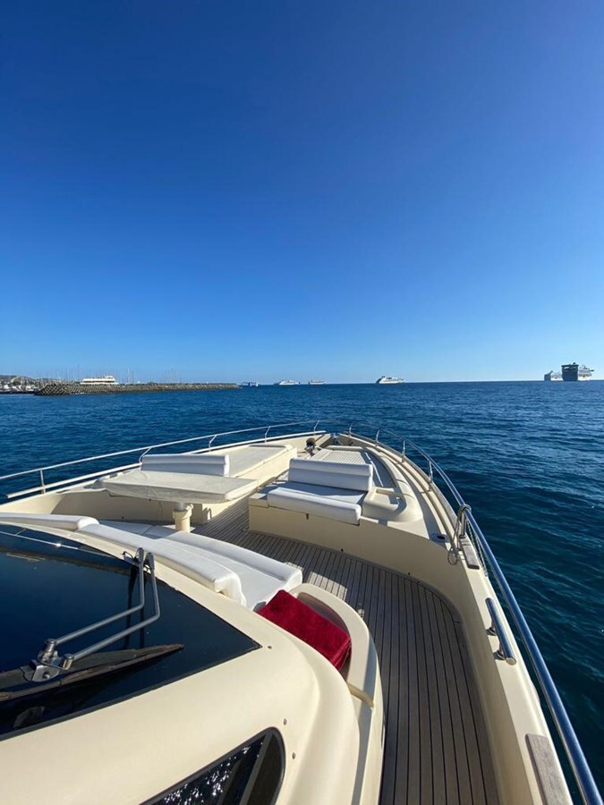 2008-ferretti-68-11-a486b4