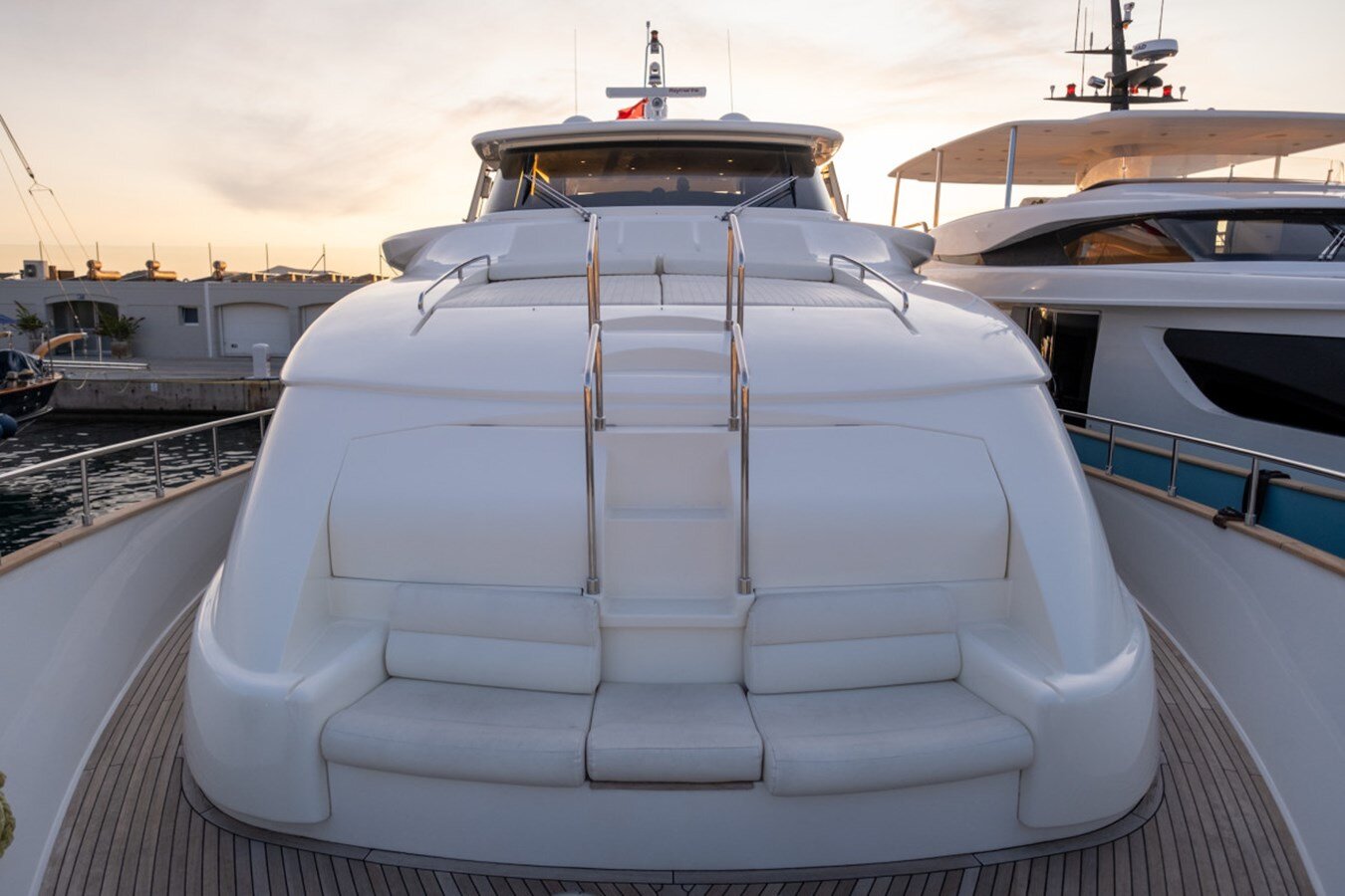 2008-ferretti-custom-line-86-f62b46