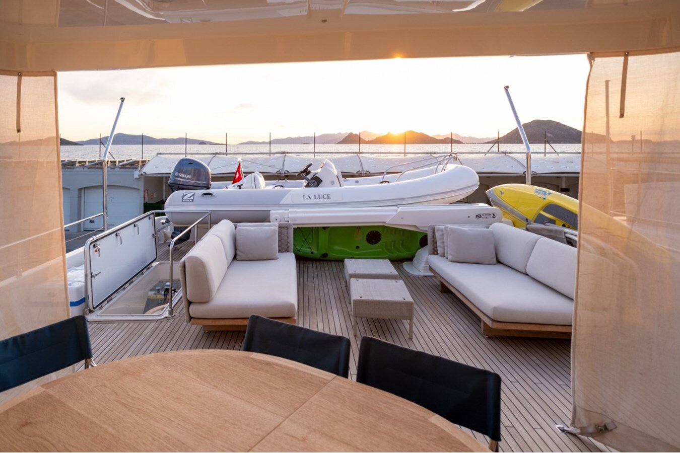 2008-ferretti-custom-line-86-f62b46