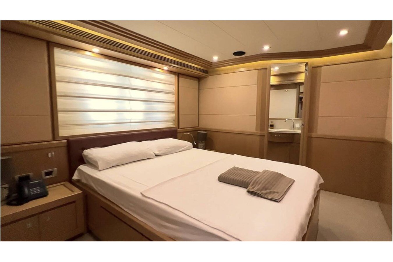 2008-ferretti-custom-line-86-f62b46