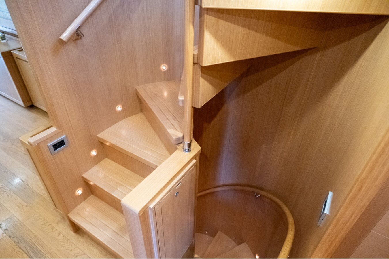 2008-ferretti-custom-line-86-f62b46