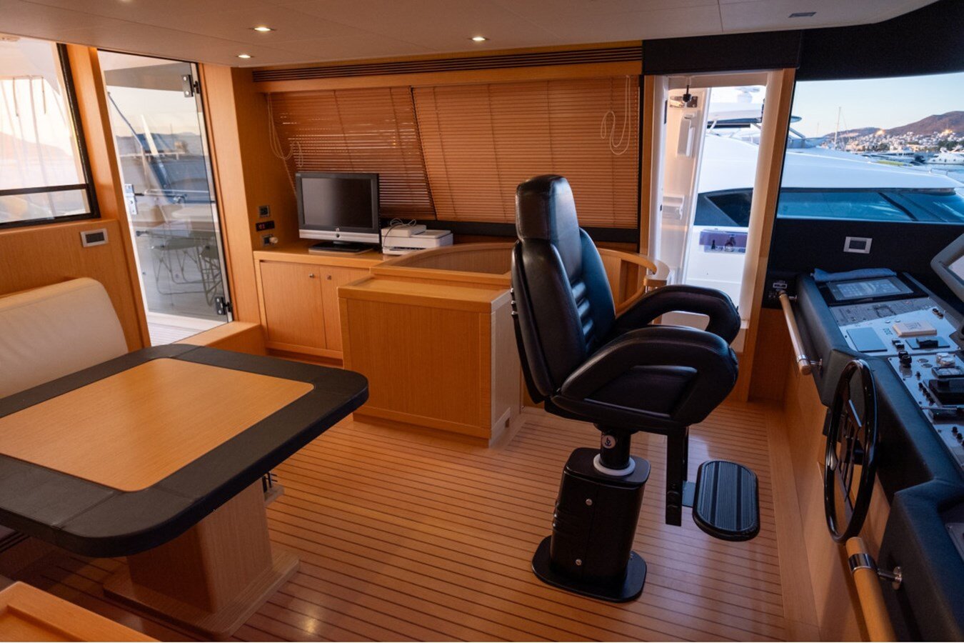 2008-ferretti-custom-line-86-f62b46