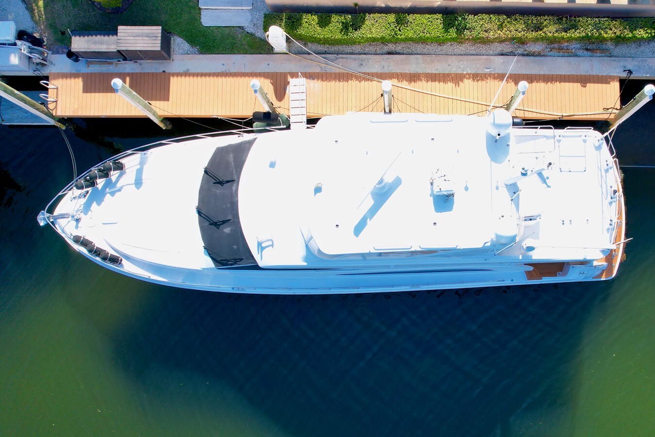 2008-hatteras-64-10-abdddf