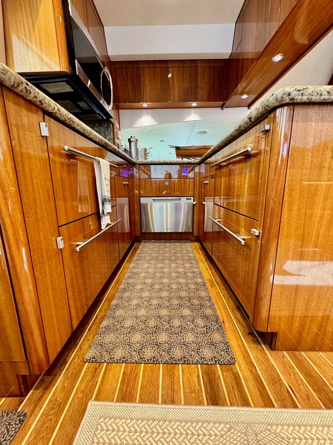 2008-hatteras-64-10-abdddf