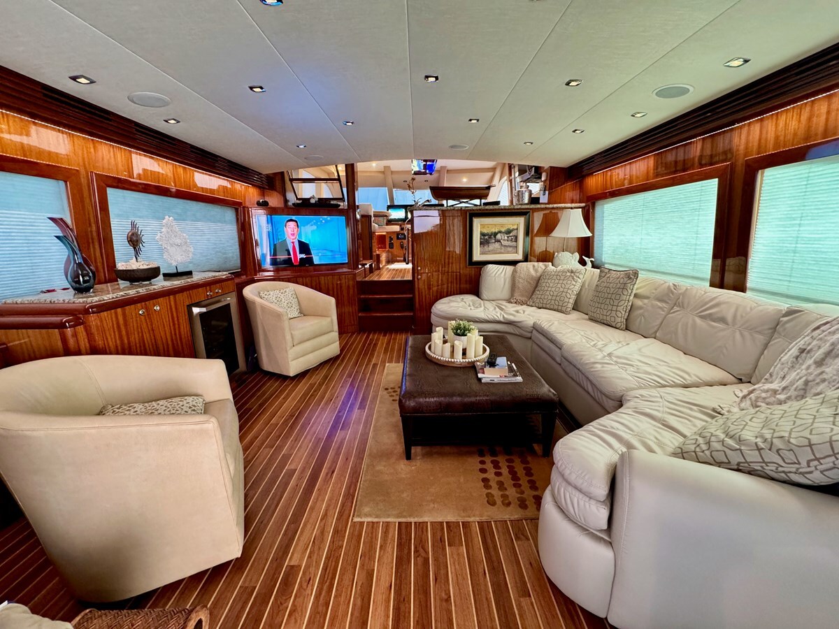 2008-hatteras-64-10-abdddf