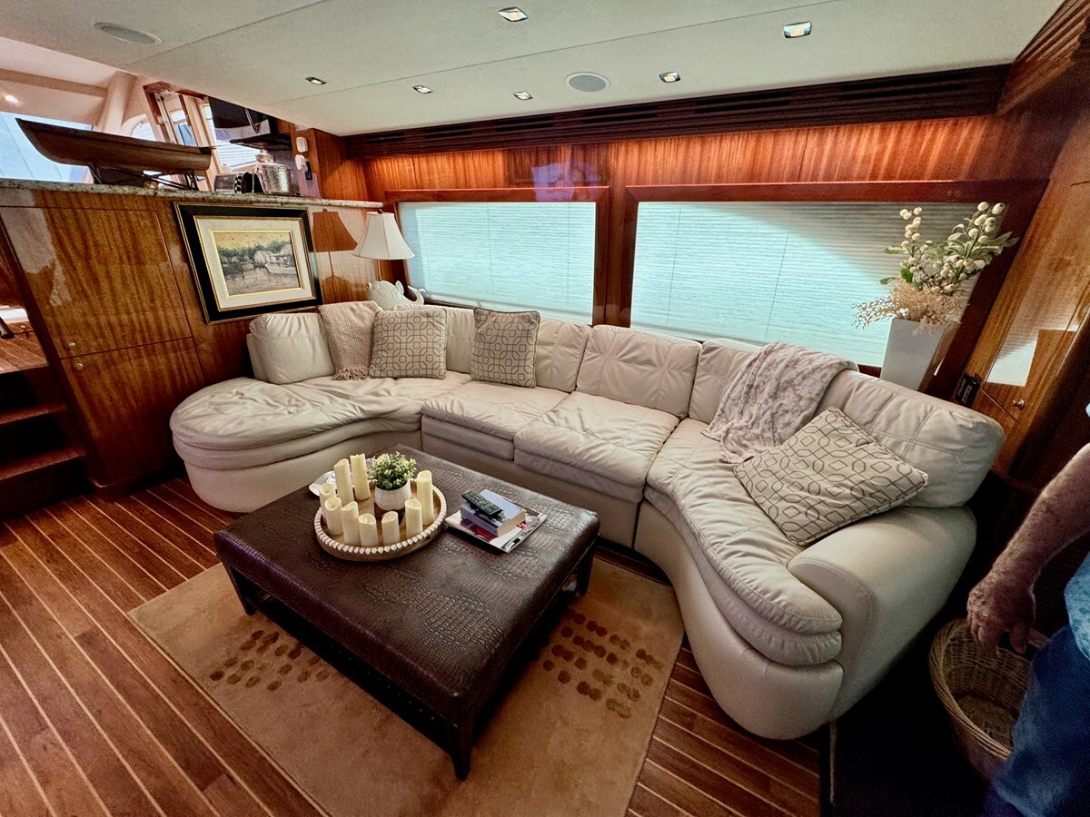 2008-hatteras-64-10-abdddf