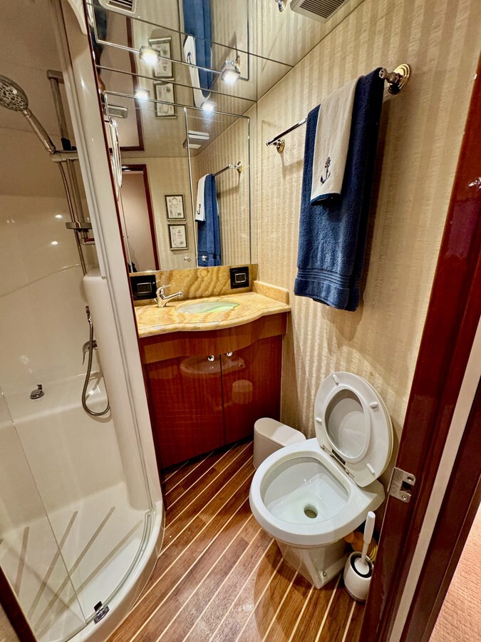 2008-hatteras-64-10-abdddf