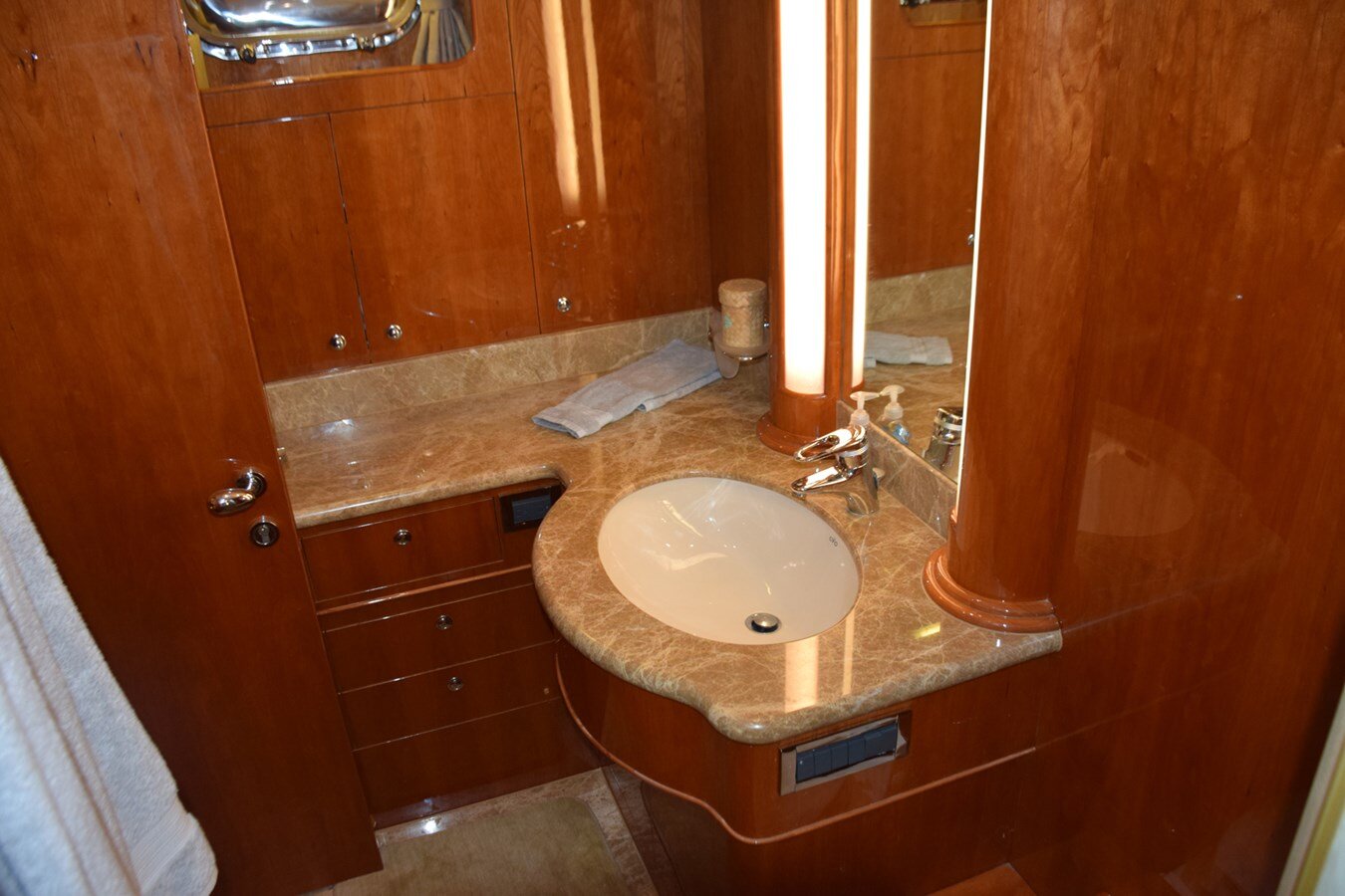 2008-horizon-77-111d23