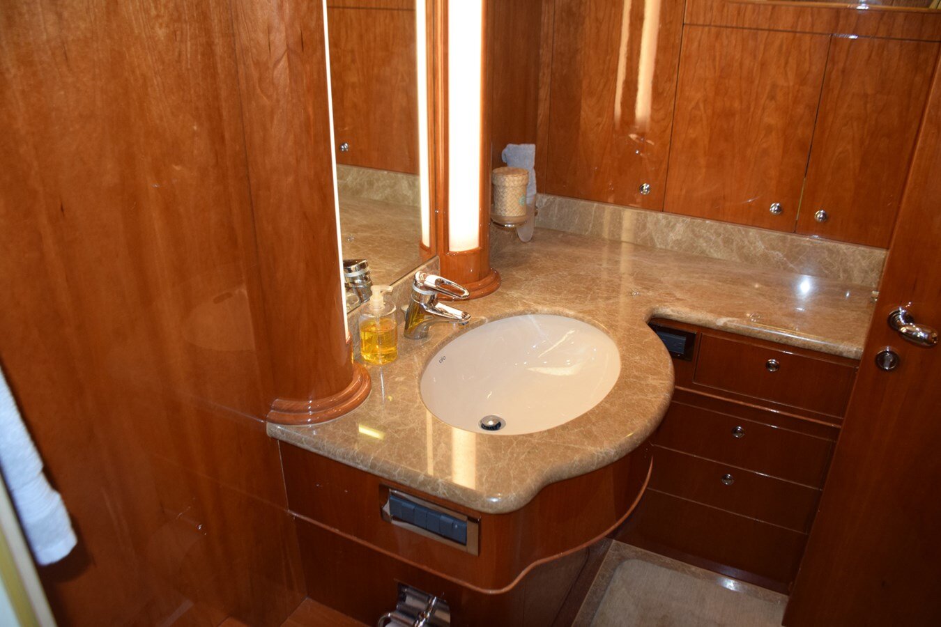 2008-horizon-77-111d23