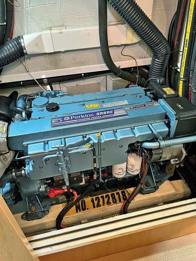 2008-oyster-marine-ltd-68-c6b799