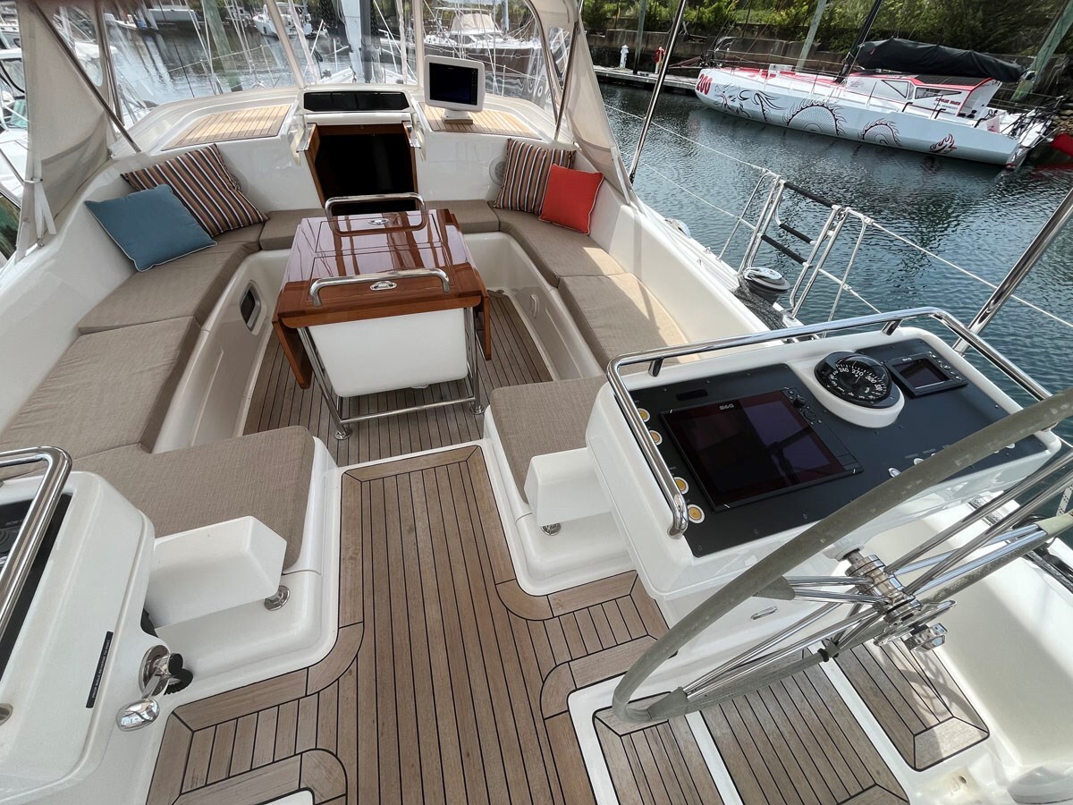 2008-oyster-marine-ltd-68-c6b799