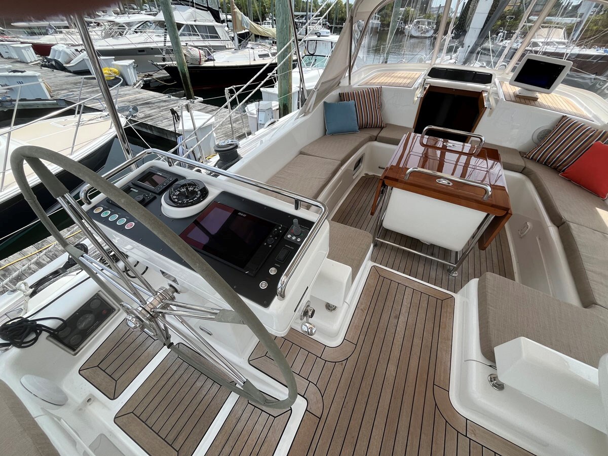 2008-oyster-marine-ltd-68-c6b799