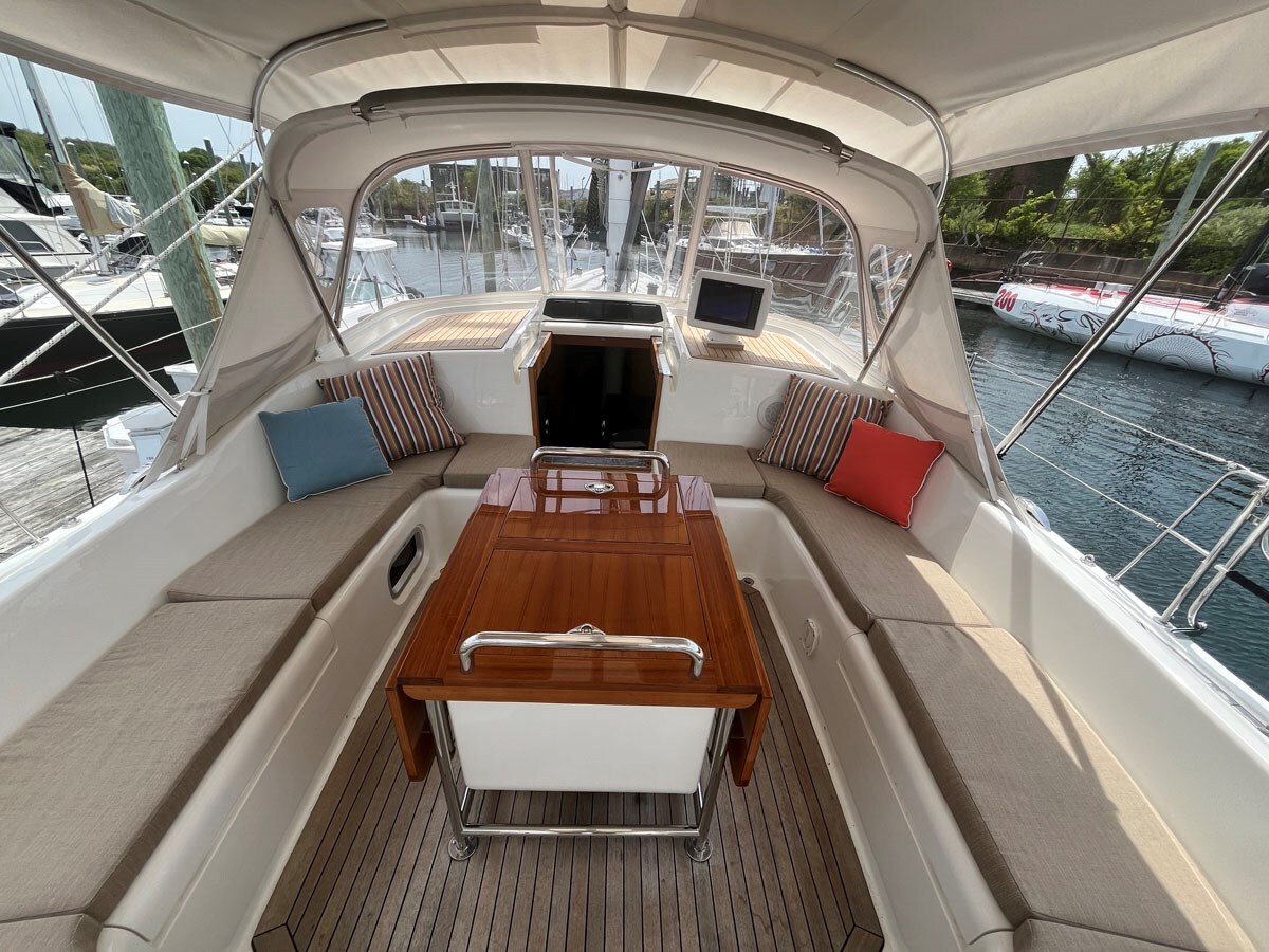 2008-oyster-marine-ltd-68-c6b799