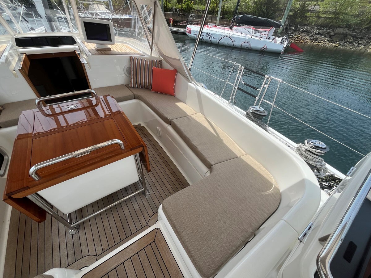 2008-oyster-marine-ltd-68-c6b799