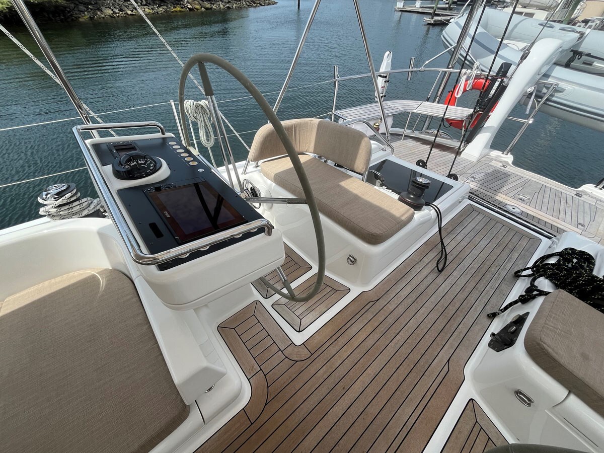 2008-oyster-marine-ltd-68-c6b799