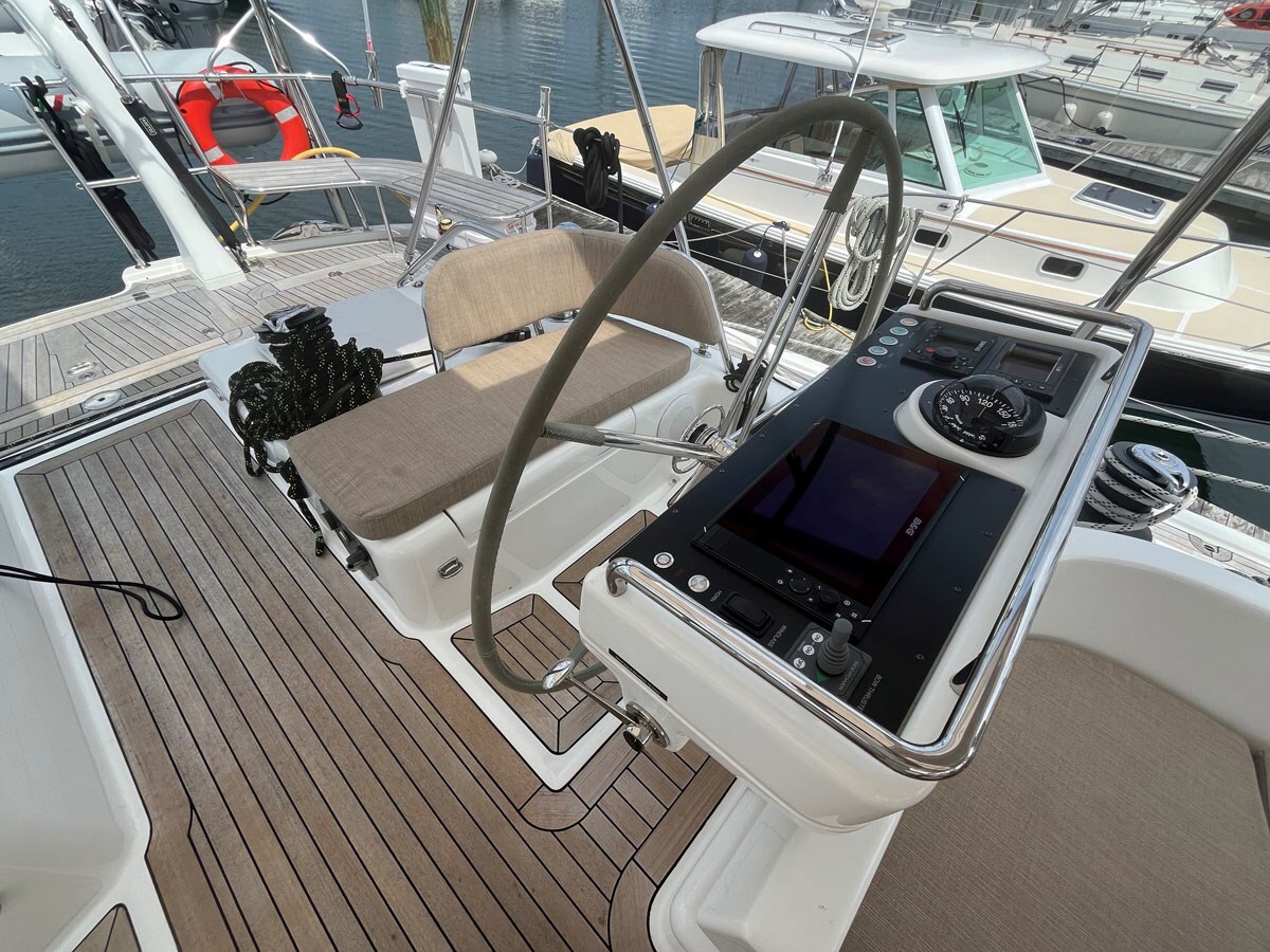 2008-oyster-marine-ltd-68-c6b799