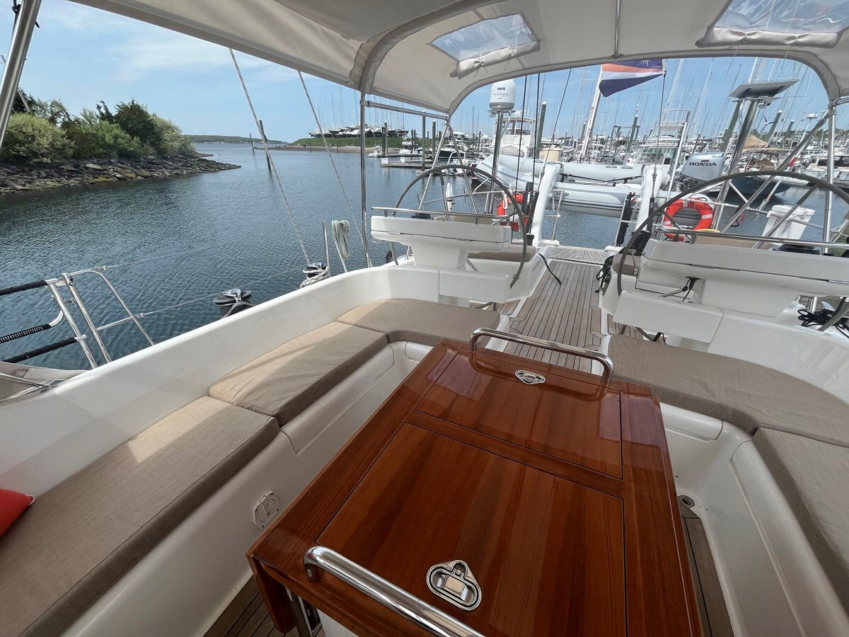 2008-oyster-marine-ltd-68-c6b799