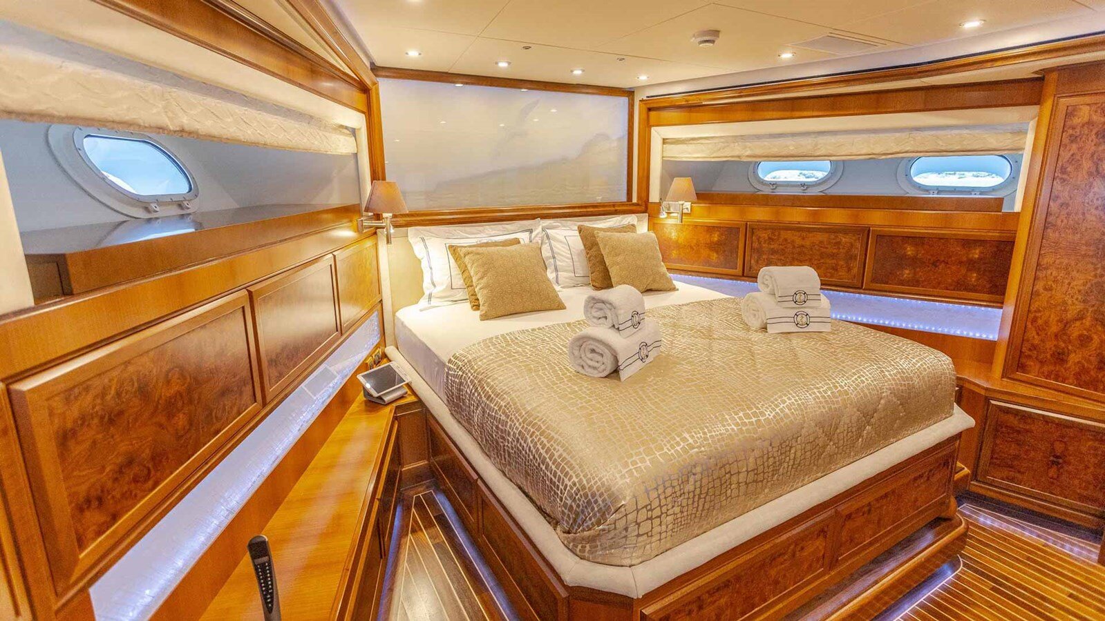 2008 TIMMERMAN YACHTS 106' 4