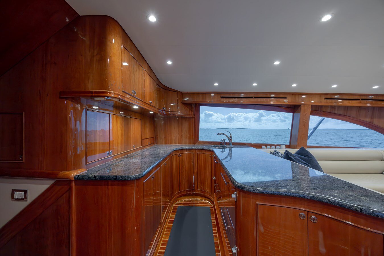 2008-winter-custom-yachts-62-112b00