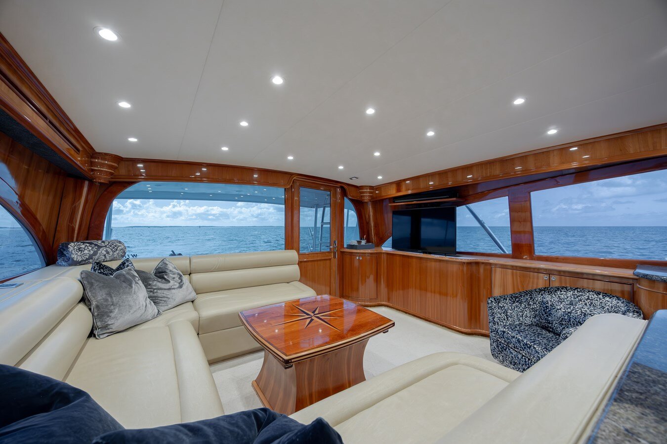 2008-winter-custom-yachts-62-112b00