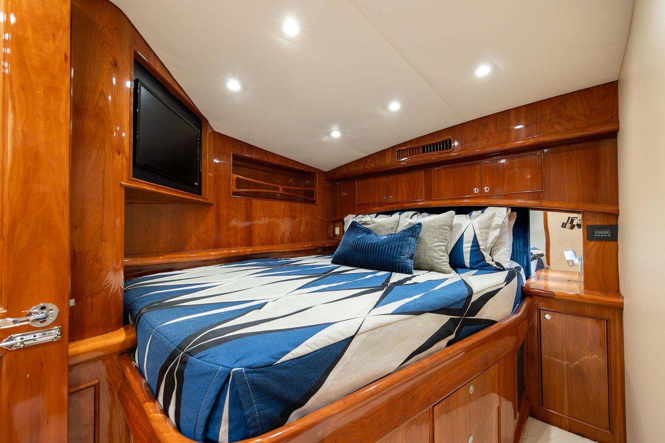 2008-winter-custom-yachts-62-112b00