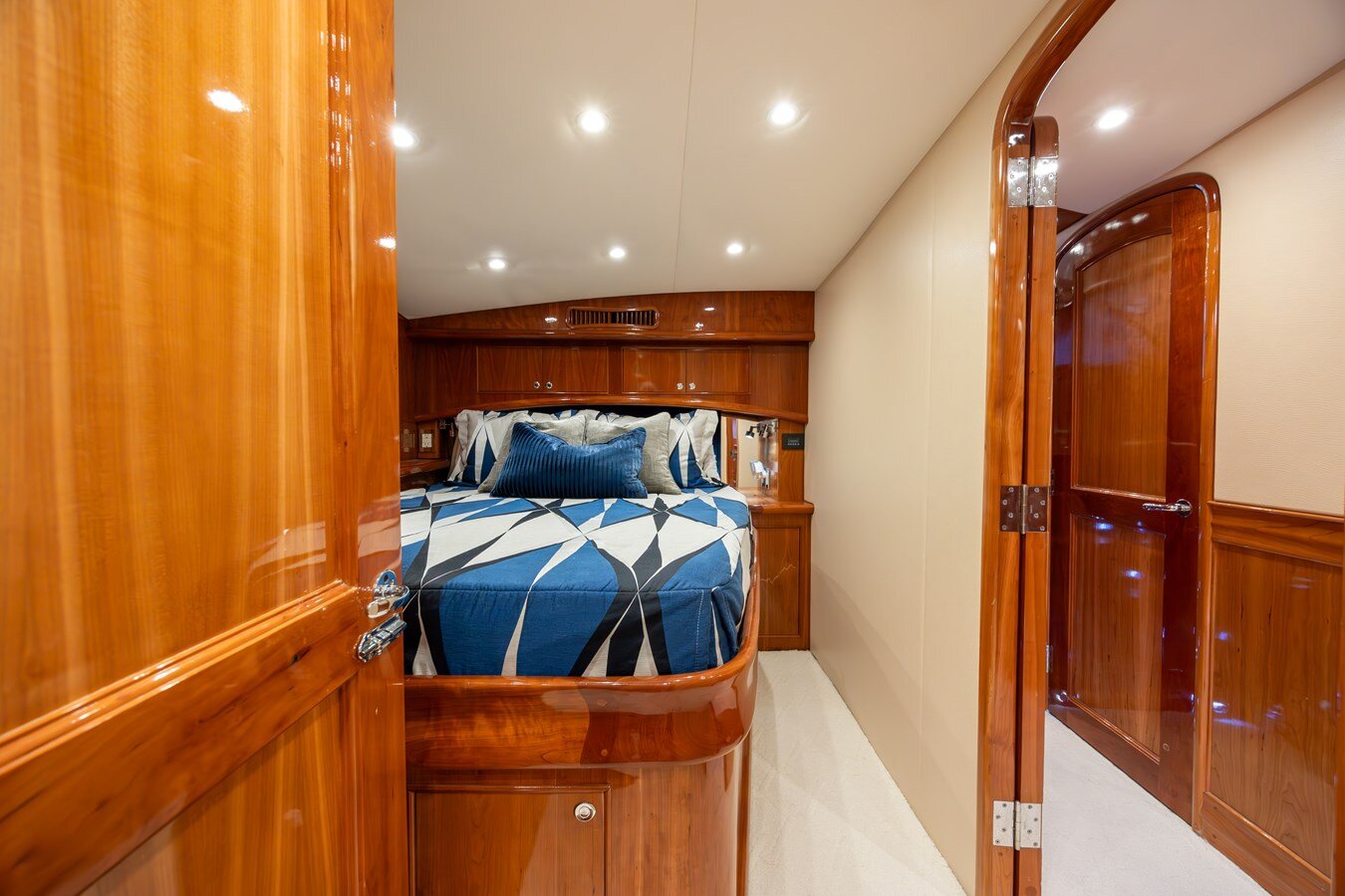 2008-winter-custom-yachts-62-112b00