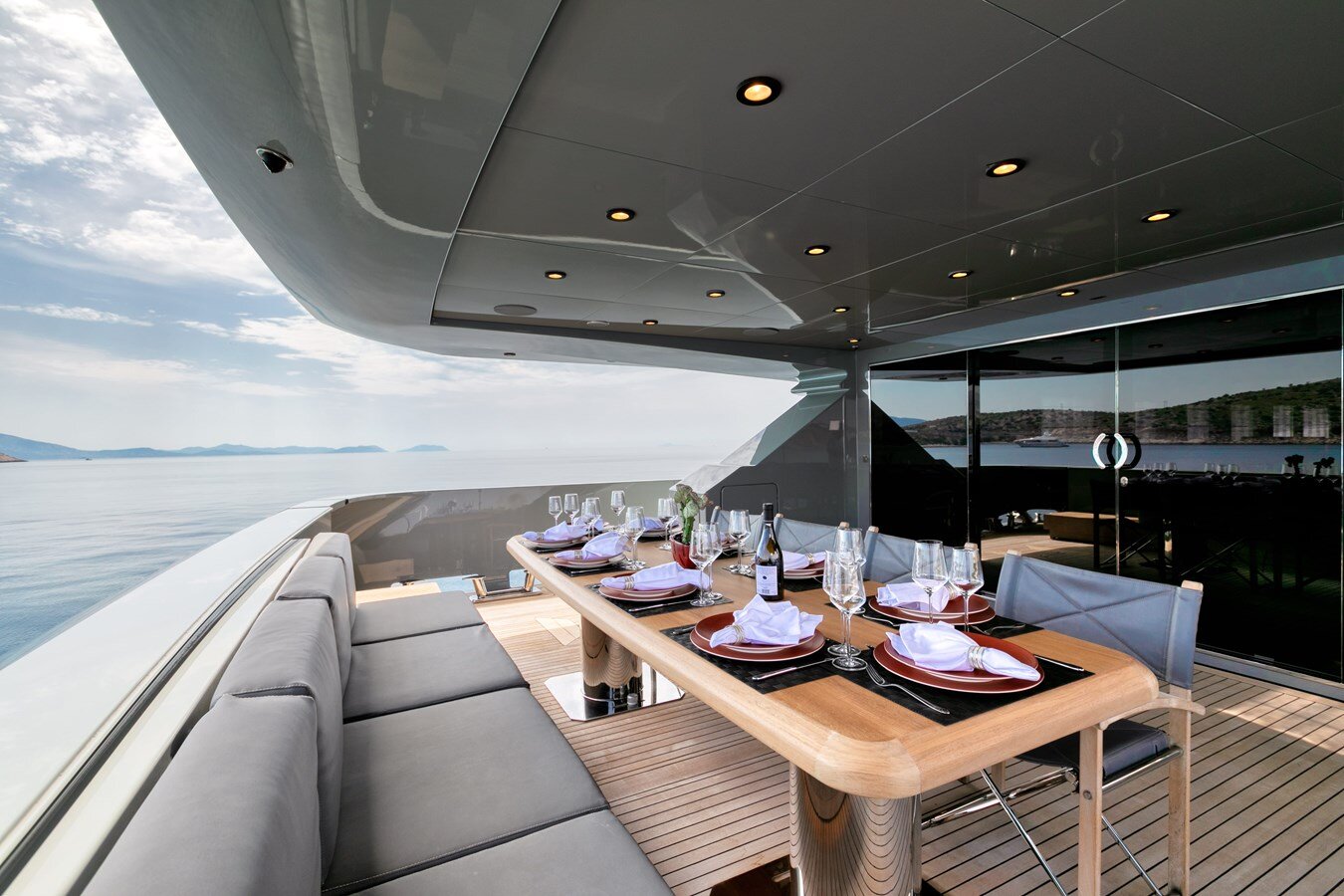 2009 ADMIRAL YACHTS 128' 10