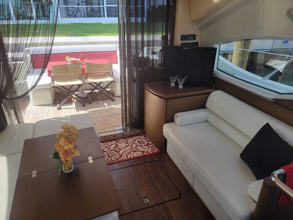 2009-azimut-yachts-43-10-ded0d6