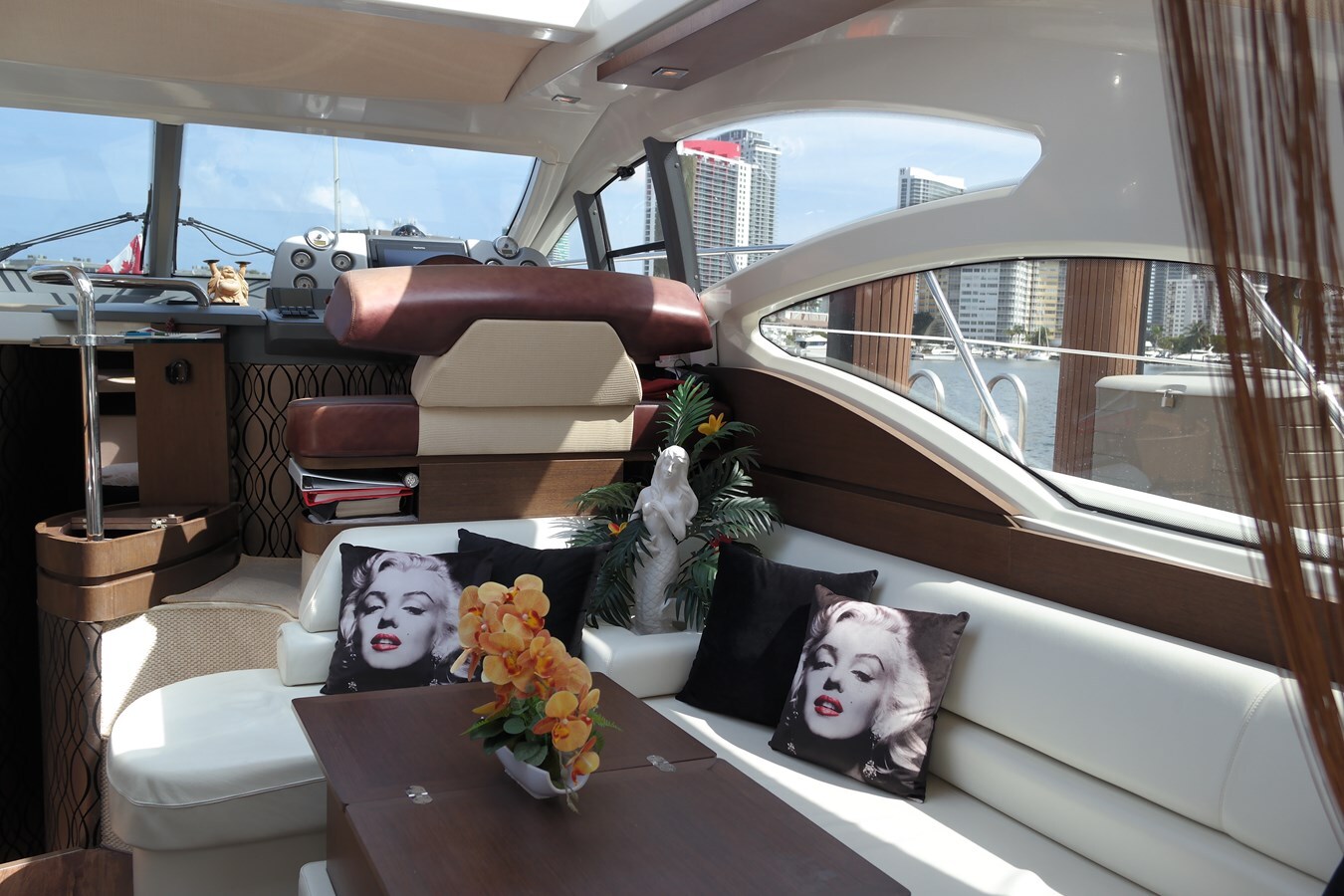 2009-azimut-yachts-43-10-ded0d6