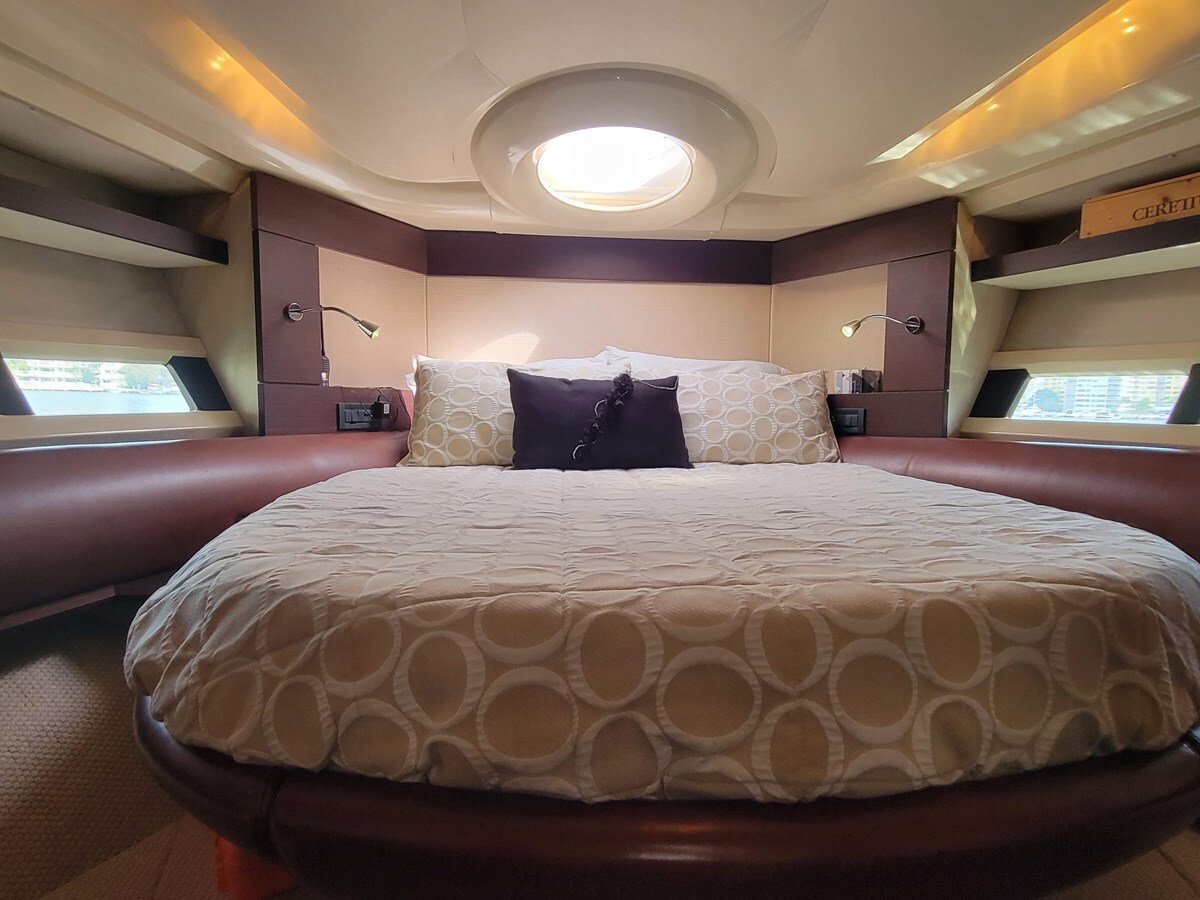 2009-azimut-yachts-43-10-ded0d6