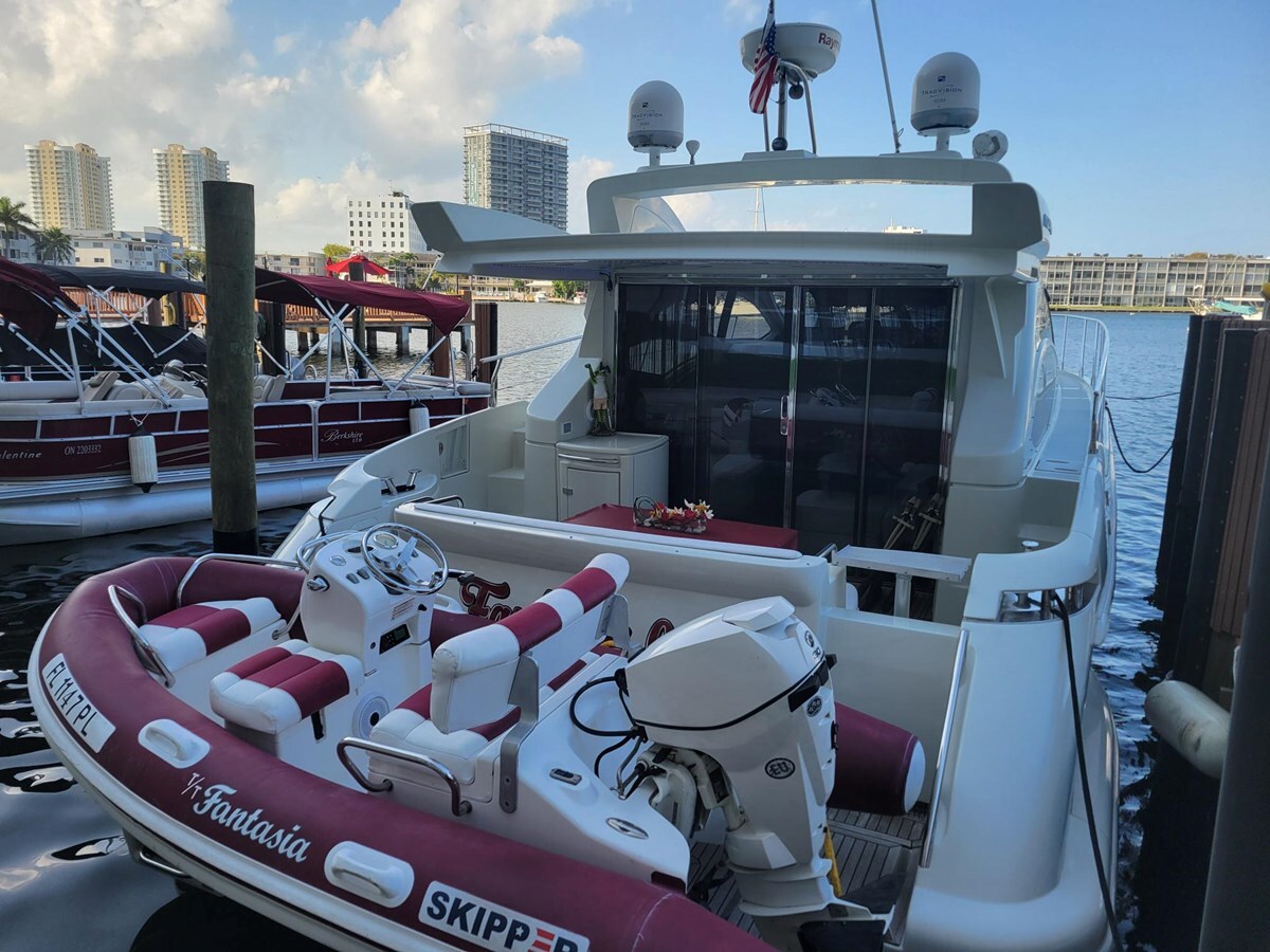 2009-azimut-yachts-43-10-ded0d6