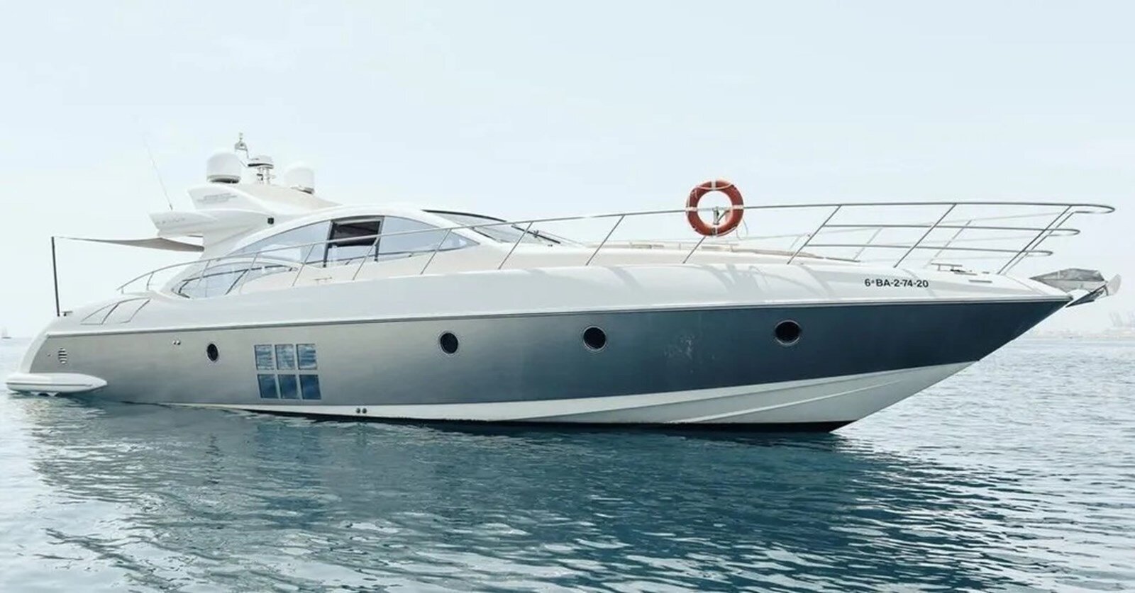 2009-azimut-yachts-68-054217