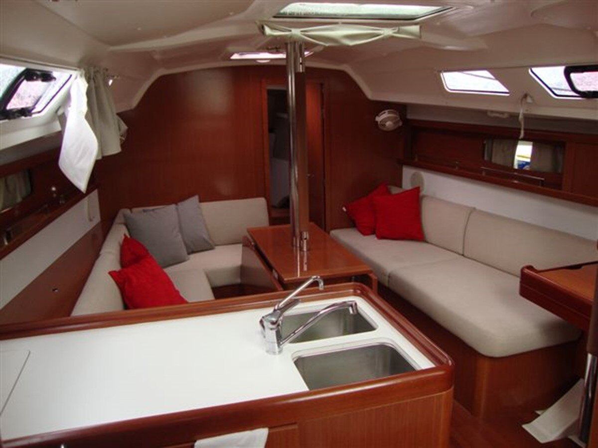 2009-beneteau-33-11-4be7ca