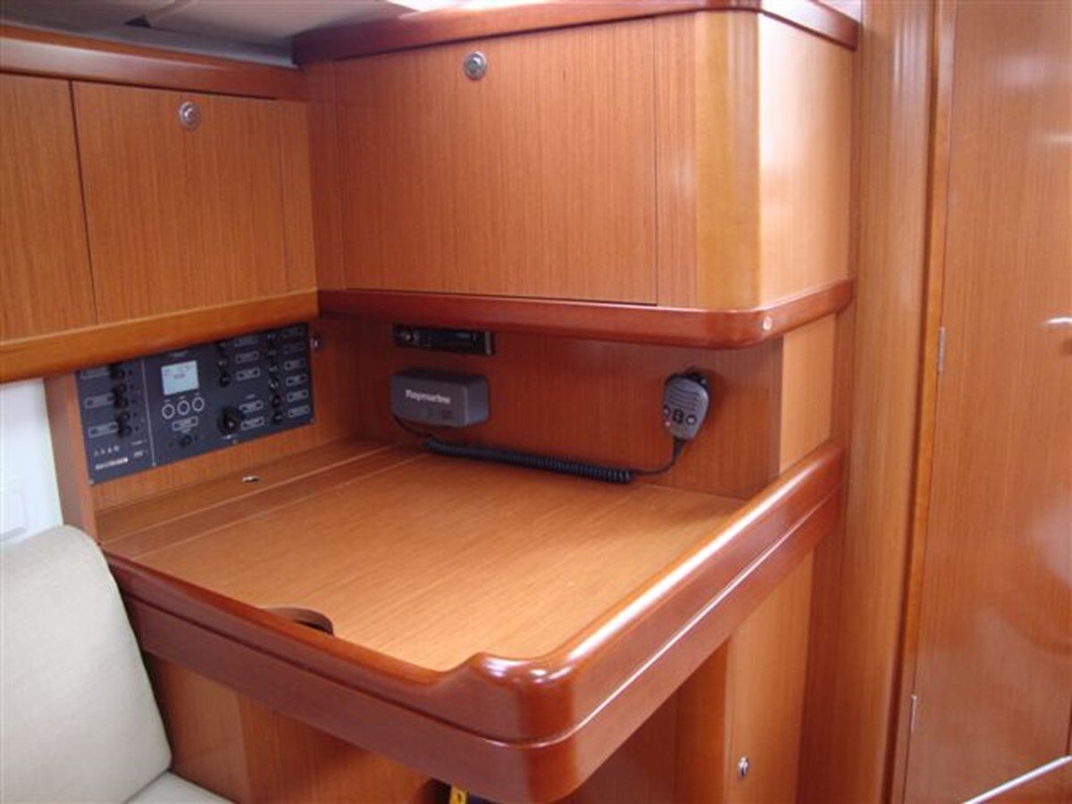 2009-beneteau-33-11-4be7ca