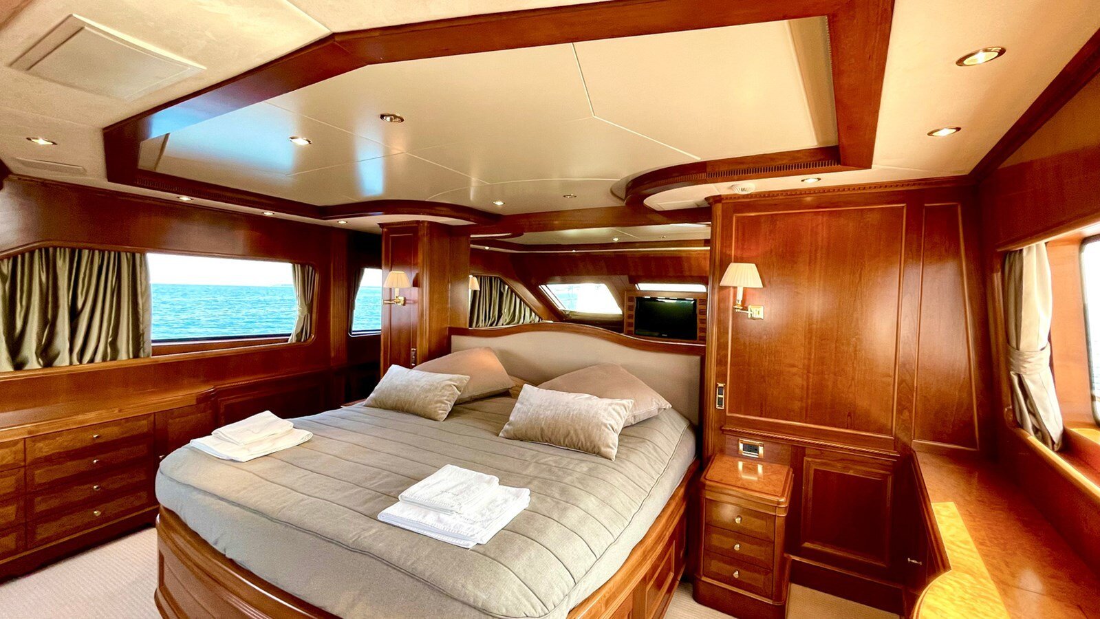 2009 BENETTI 99' 3