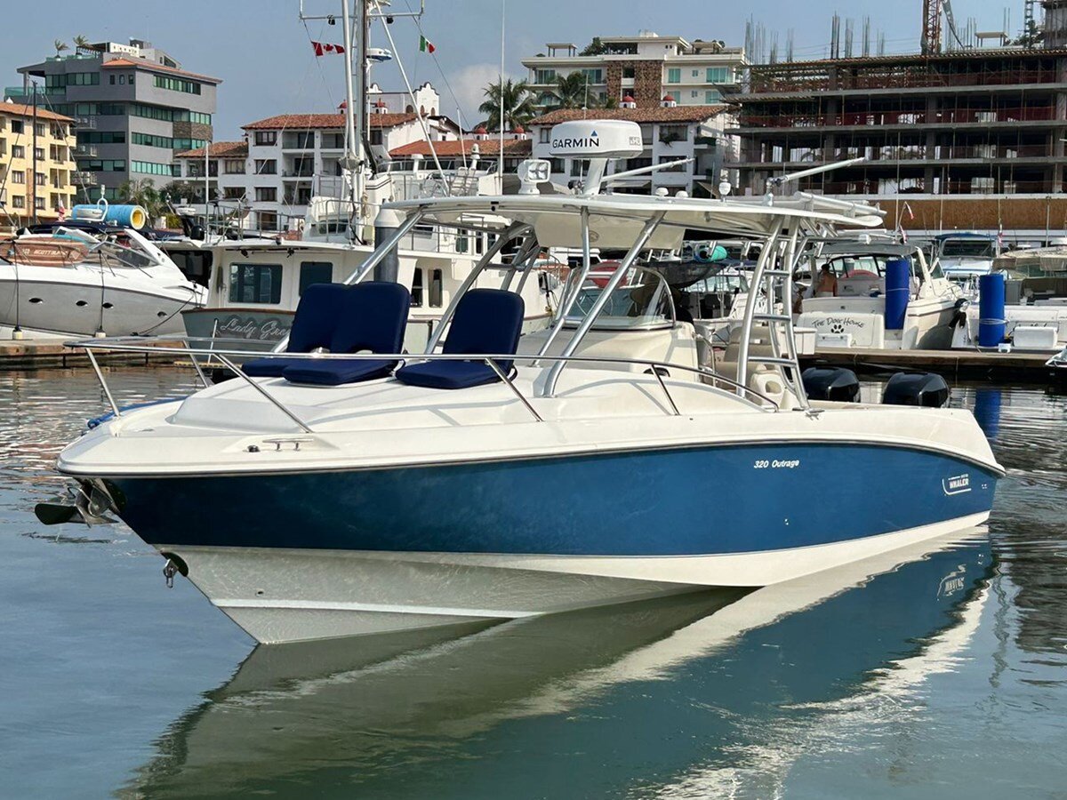 2009-boston-whaler-32-2-5265b5