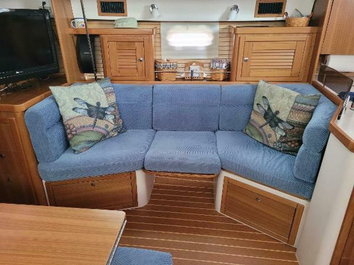 2009-catalina-38-6-a708fd