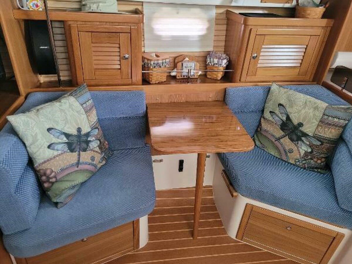 2009-catalina-38-6-a708fd