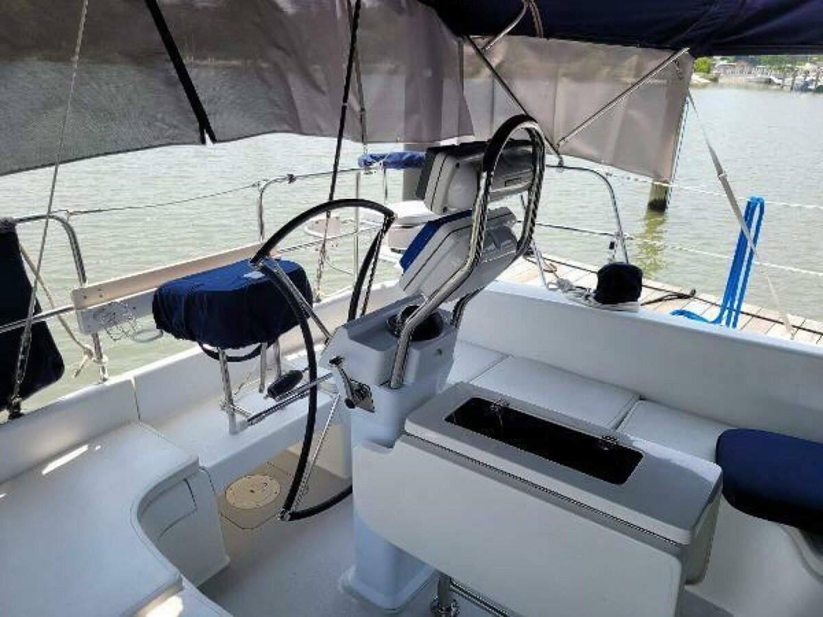 2009-catalina-38-6-a708fd