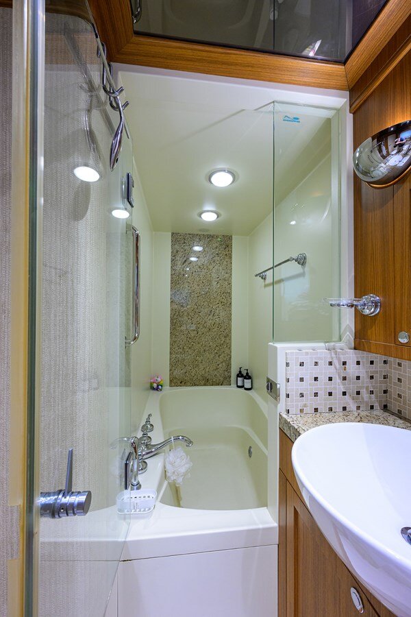 2009-cheoy-lee-68-8da58b