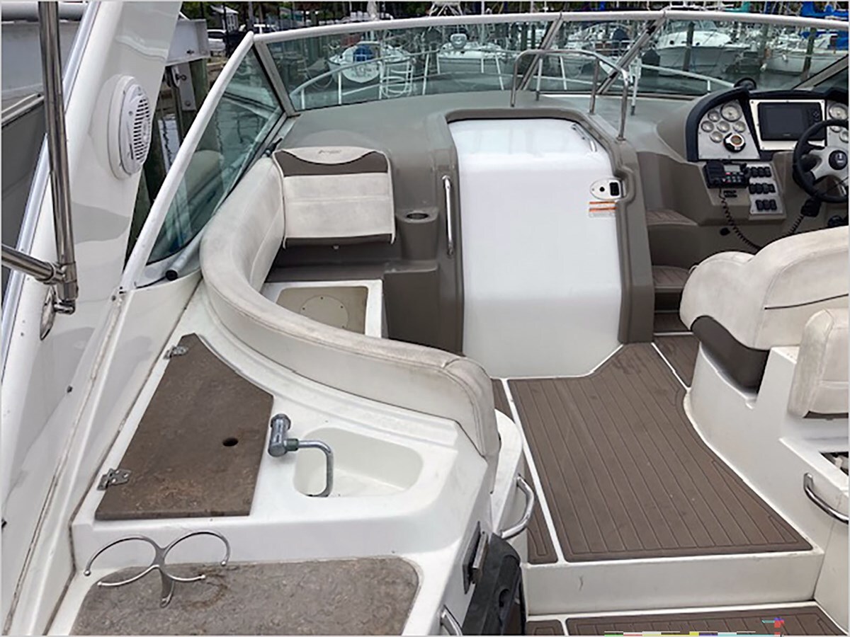 2009-cruisers-yachts-35-1-6480e2