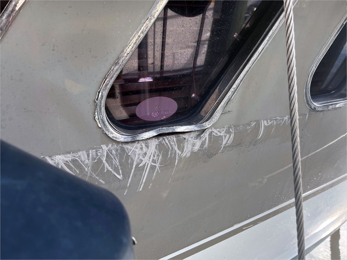 2009-cruisers-yachts-35-1-6480e2