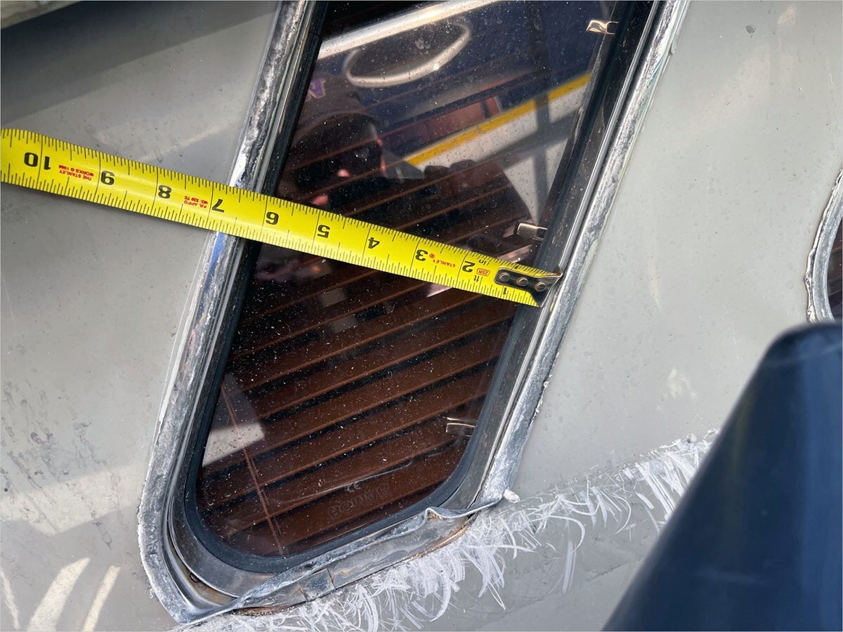 2009-cruisers-yachts-35-1-6480e2